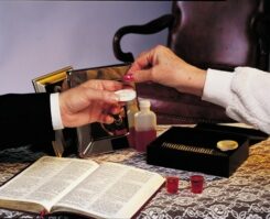 9780805404333 Basic Portable Communion Set